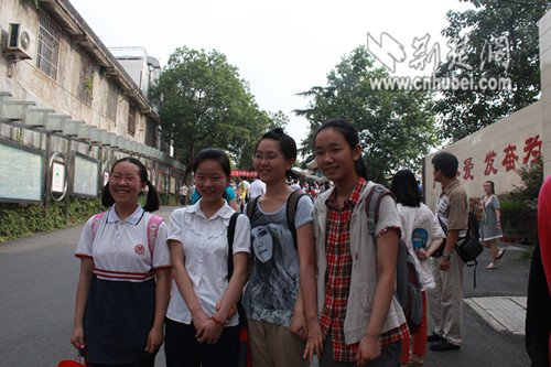 武汉市2012年中考结束 考生多不愿培优