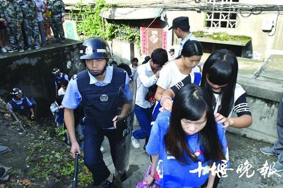 十堰取締傳銷(xiāo)窩點(diǎn) 女成員為拉下線不惜犧牲色相