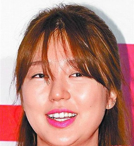 湖北娱乐频道媒体库  正文    尹恩惠1999年随女子团体"baby vox"出道