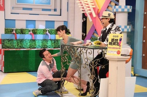 陈汉典《康熙》被打妈妈不舍 小S频频下跪道歉