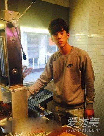 上铺小哥vs最帅快递小哥 民间帅哥发型pk_大楚网_腾讯网