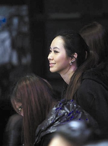 欧弟重回《天天向上》 与台下女友眼神传情(图