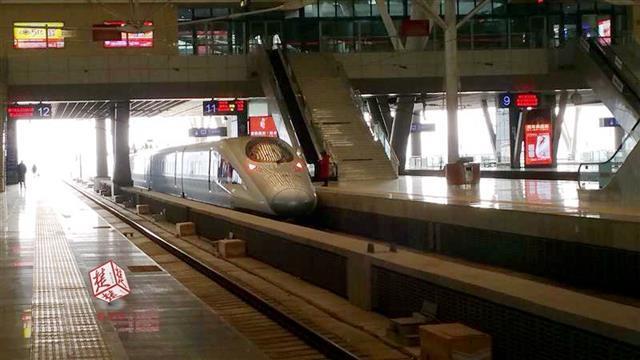 武汉至宜昌东客流高位运行 今计划加开103列客