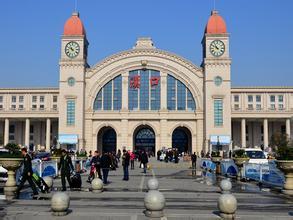 武汉三大火车站为方便旅客 候车厅新增改签功