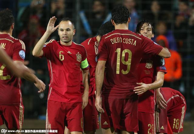欧预赛-西班牙4-0大胜 神锋破球荒席尔瓦传射