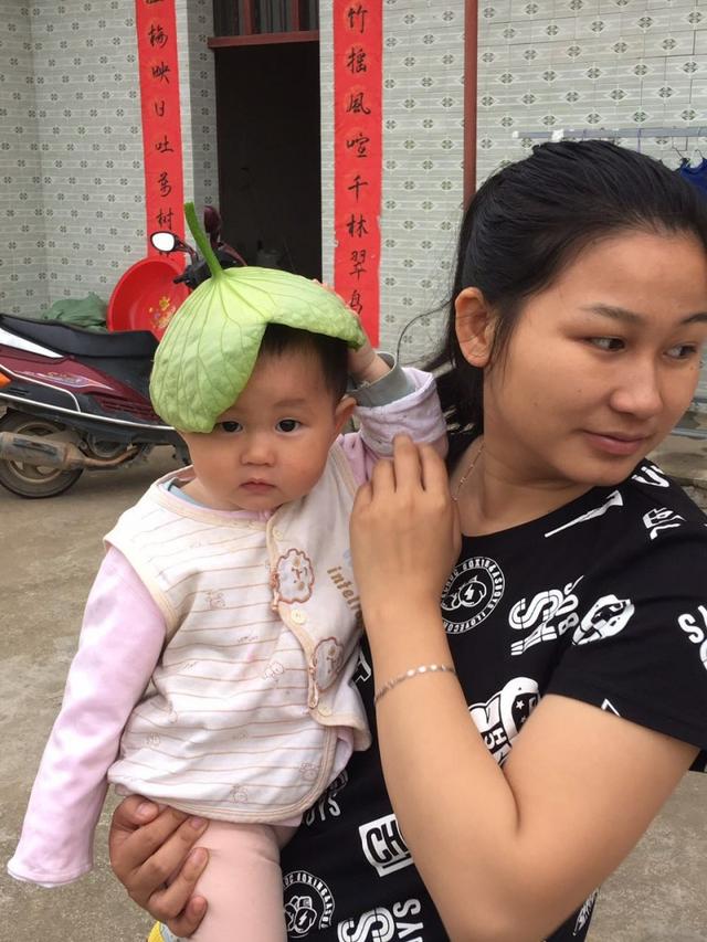 年轻妈妈带一对子女走失 丈夫心急盼其早日回家