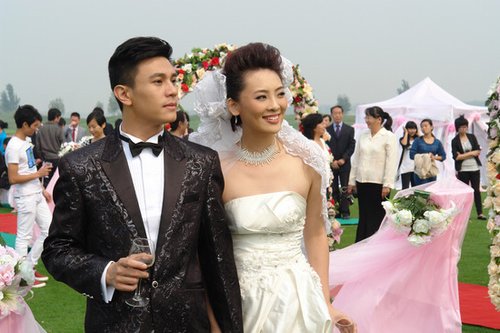 张超贫富鸿沟爱填平 《世间路》现实话题引关