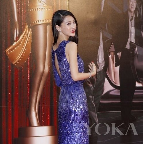 第31届香港金像奖 女星红毯上演珠光宝气_大楚