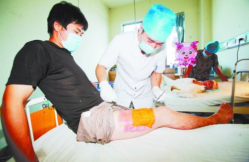 为省千元放弃做全身麻醉割皮救女疼还大喊多取