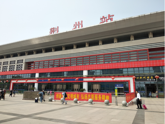 公务员笔试顺利开考 荆州“爱心接力助考”成效显著
