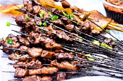 沪昆高铁贵州避暑行 品味美食感受民族情