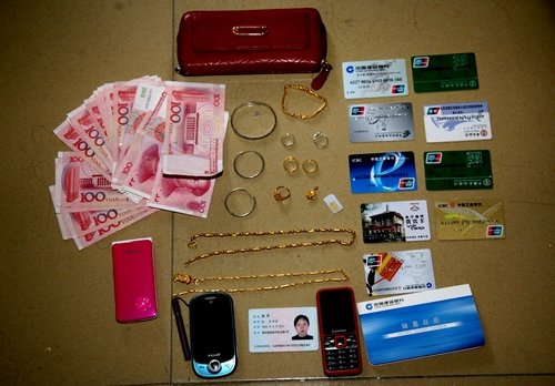 仙桃3姐妹冒充警察黄冈诈骗 三级警方联动破获