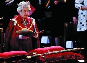 英<em>女王</em>出席大英<em>帝国</em>勋章获得者表彰仪式(图)_