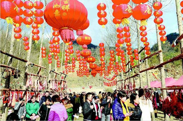 保康首届乡村年货节开幕 土特产赶集年味儿浓