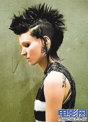 龙文身的女孩是梅姑的劲敌_娱乐_腾讯网