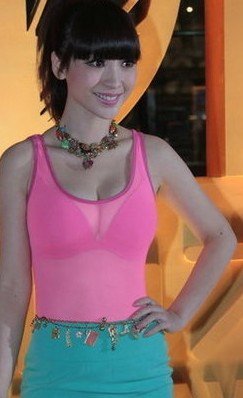 柳岩节目大曝初夜没流血 初恋<em>有处女</em>情结偷验