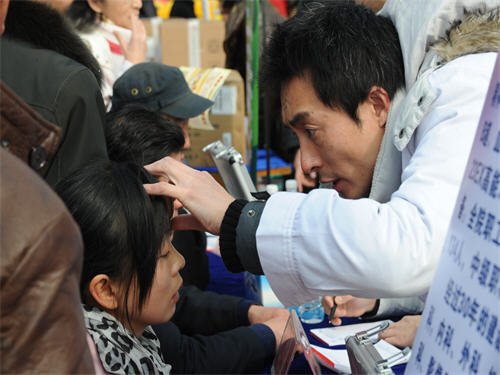 湖北文化科技卫生三下乡集中示范活动在崇阳县