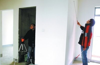 江城“验房师”走俏