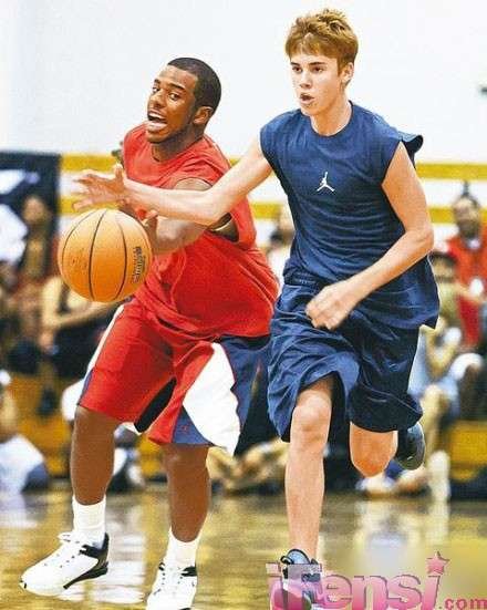 斯汀?比伯成运动健将 领军上篮险胜对手2分_腾