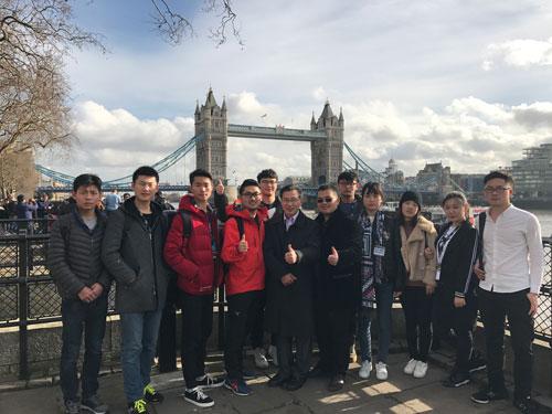 武汉一高校送9名学生游学英国 感受英伦文化