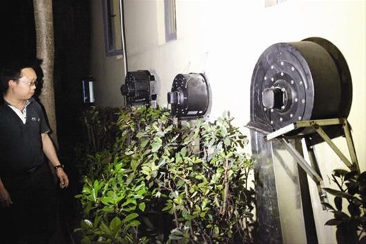 油烟袭小区居民不敢开窗户 现初步拟定整改方案