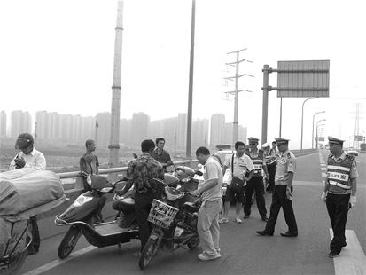 武汉上牌电动车破百万辆 上半年引近八成事故