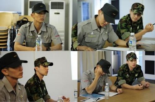 <em>李俊基</em>李东旭同<em>服兵役</em> 合作担当写真展解说员