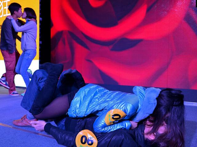 【楚牛士】秋裤男冒雨寻死一整天,别闹!