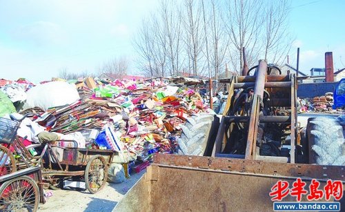 废品价格遇寒流,愁坏破烂王