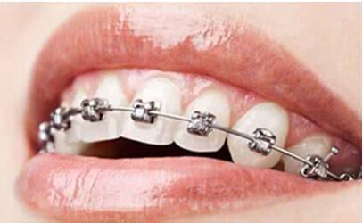 2025年8月中国口腔行业总榜大事记