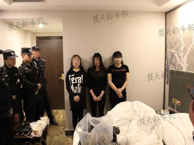 年轻女孩男士怀孕还在v女孩房里全是情趣用品明知情趣用品店图片