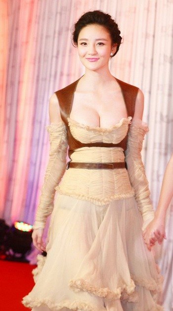 刘雨欣爆乳装性感亮最新写真曝光 (组图) -- 八卦娱乐 -- 新江南网–中国江南第一门户网, 江南第一网络媒体