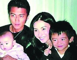 谢霆锋张柏芝宣布离婚 演艺之家解体星路仍光