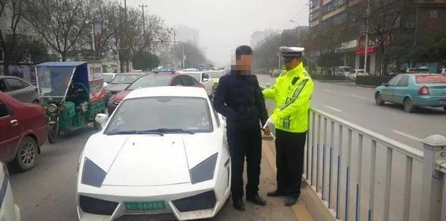 荆州一车牌号66888豪车被交警查获 真相让人笑了