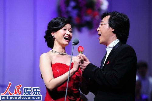 宋祖英压轴与廖昌永合作引欢呼