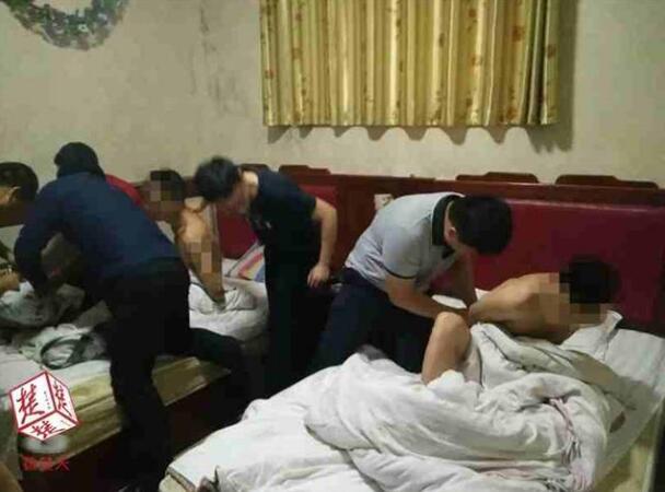 女子深夜遭抢劫 团风警方抓获三赌友