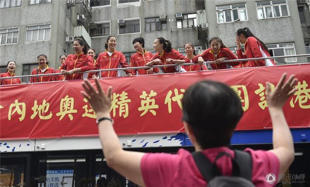 女排勉励香港青少年排球队员:相信梦想的力量