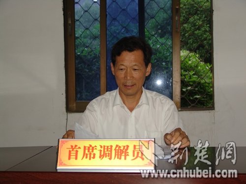 对话京山县乡村判官吕存军