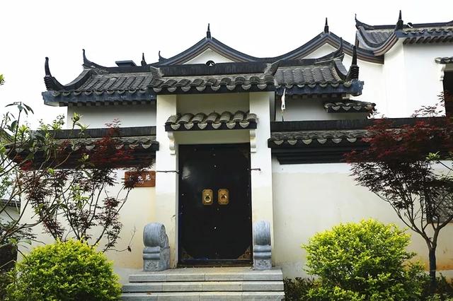 隐藏在武汉法式小镇里的中式民宿,尤其适合"大户人家"
