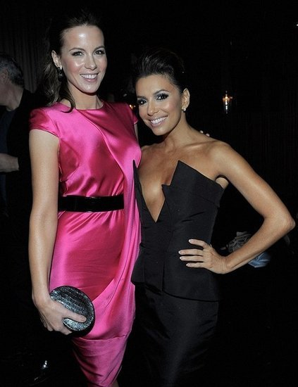 绝望主妇伊娃深V诱惑 大尺度贝嫂公然胸袭(组图)_大楚网_腾讯网