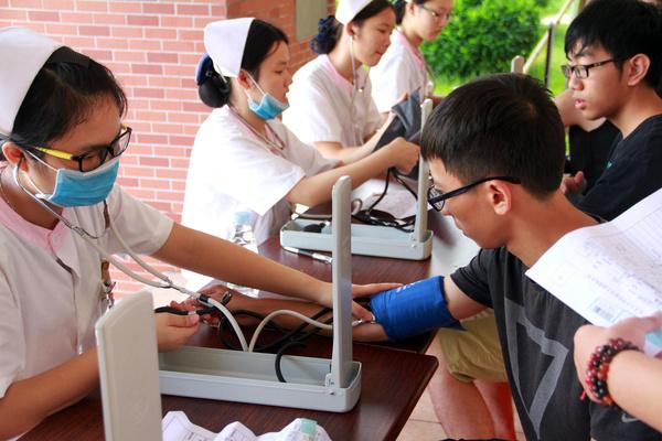 学生入学体检遭采基因生物样本 被疑侵犯隐私