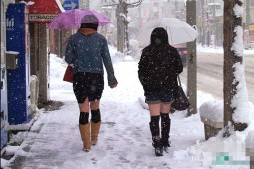 揭开日本<em>女学生穿</em>超短裙之谜_大楚网_腾讯网