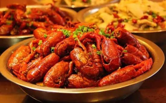 武汉虾子价格突飞猛进 这里的龙虾国宴吃到爽