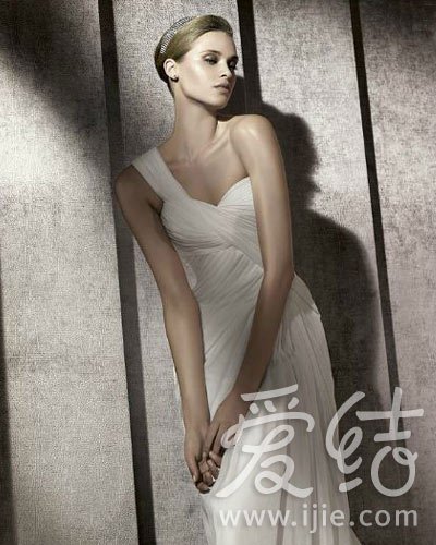 6款单肩婚纱 给你唯美香肩的诱惑(图)_大楚网_