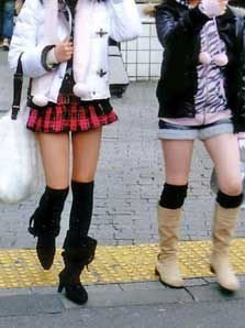 揭开日本<em>女学生穿</em>超短裙之谜_大楚网_腾讯网