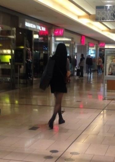 王祖贤<em>逛街</em>被拍 穿<em>黑丝</em>短裙秀长腿潮范十足(图