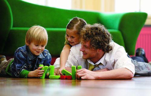 孩子离不开手机、电视 最重要的原因在这!