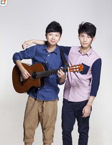 《好声音3》苹果园组合走红 《她他》男生女音