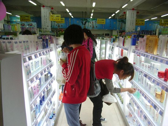 东洋之花有毒 武汉超市下架18种涉毒化妆品