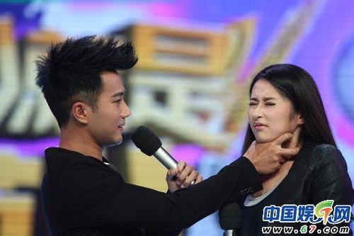 刘恺威做客《快乐大本营》掐颖儿谢娜脖子(组